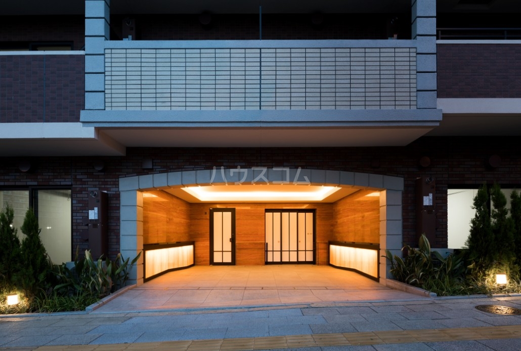 16/25 エントランス