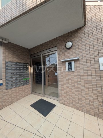 18/24 エントランス