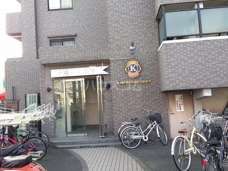 21/30 エントランス