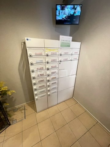 21/27 エントランス