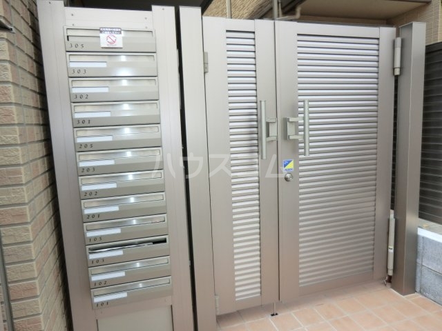 2/3 エントランス