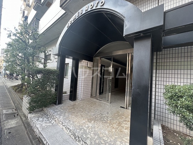 26/30 エントランス