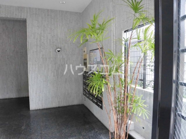 17/27 エントランス