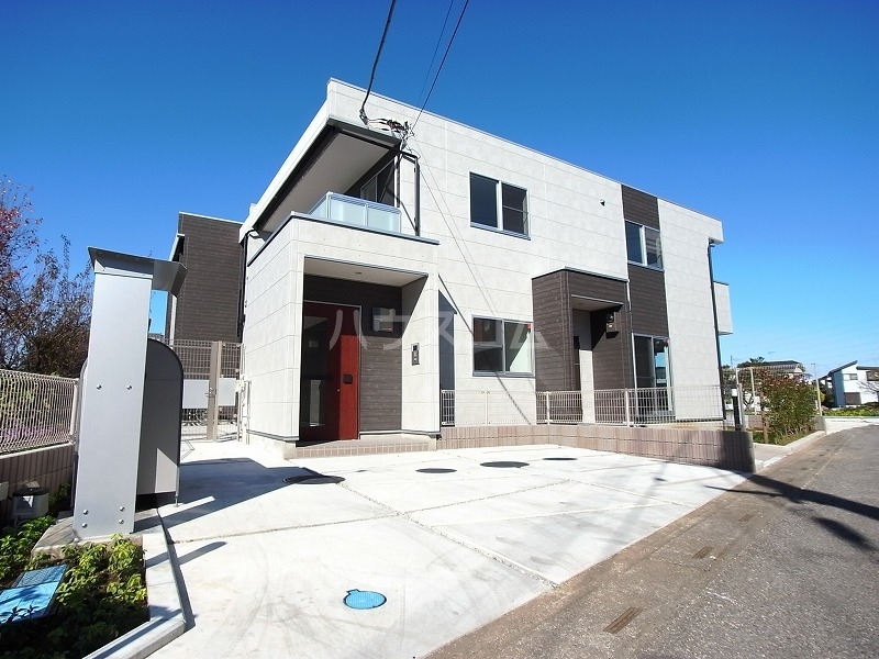 27/30 エントランス