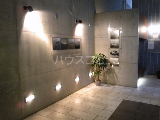 21/30 エントランス