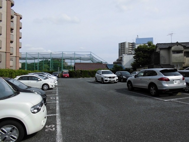 22/30 駐車場