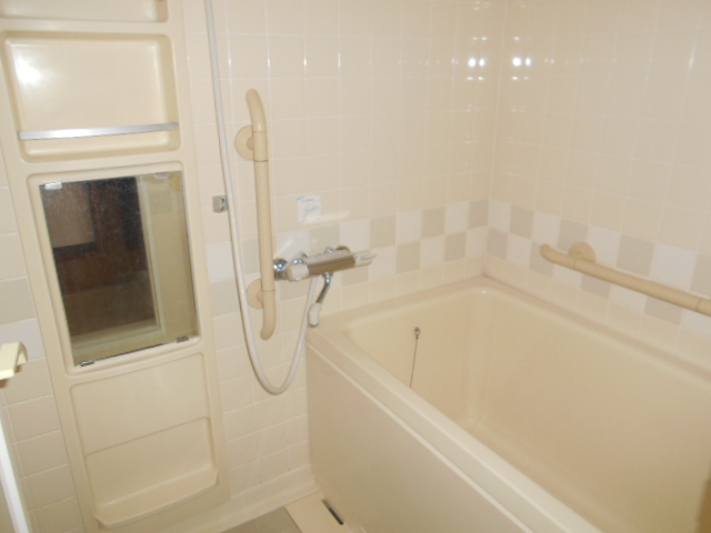 13/30 浴室