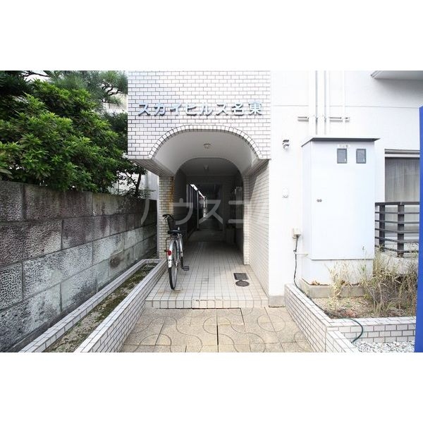 21/27 エントランス