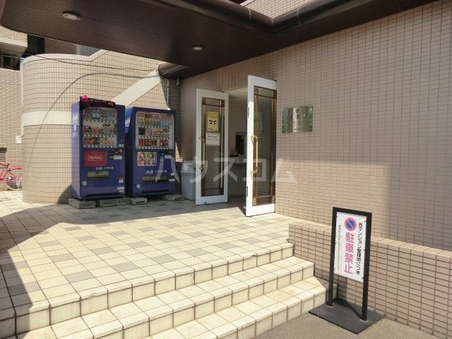 22/30 エントランス