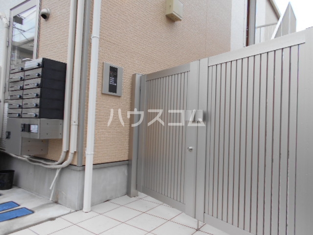 14/19 エントランス