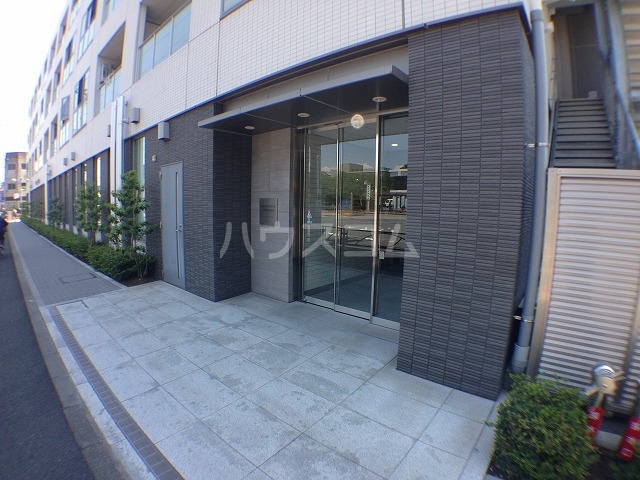 22/30 エントランス