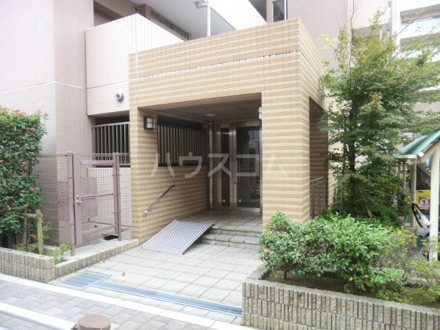 17/26 エントランス