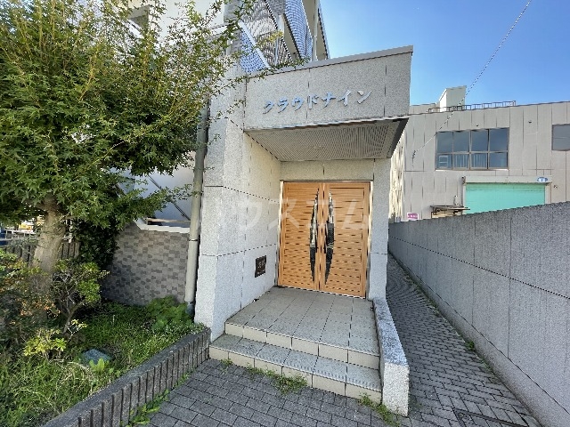 25/30 エントランス