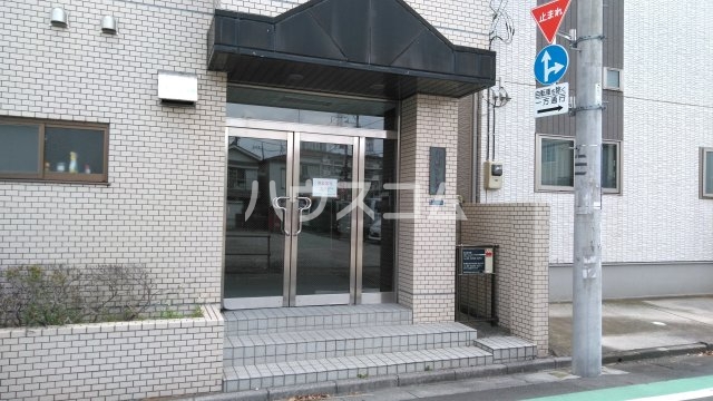 23/29 エントランス