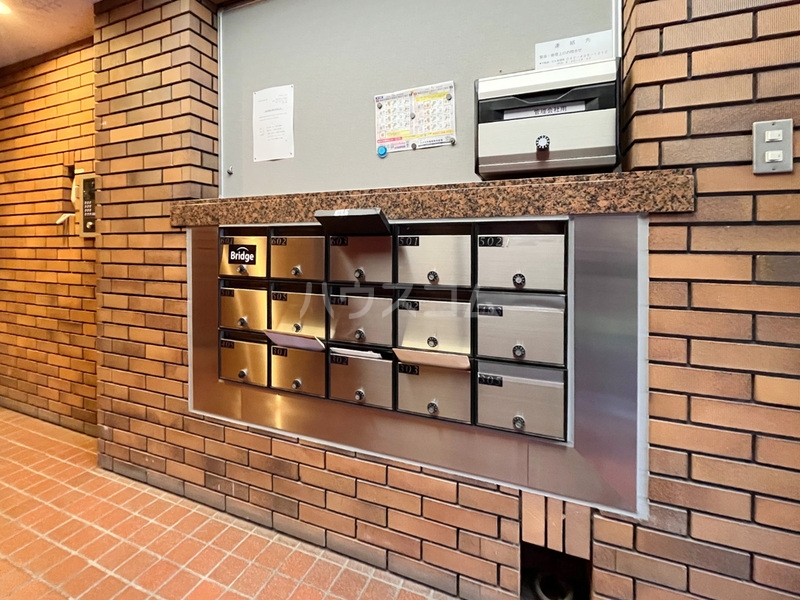 2/5 エントランス