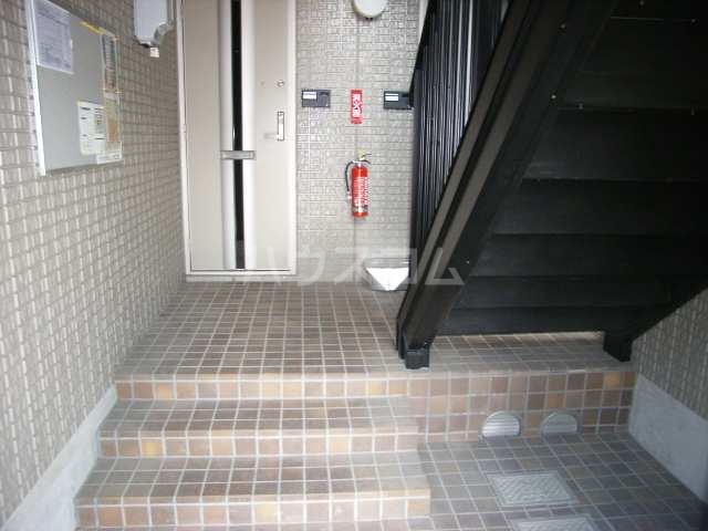 17/27 エントランス