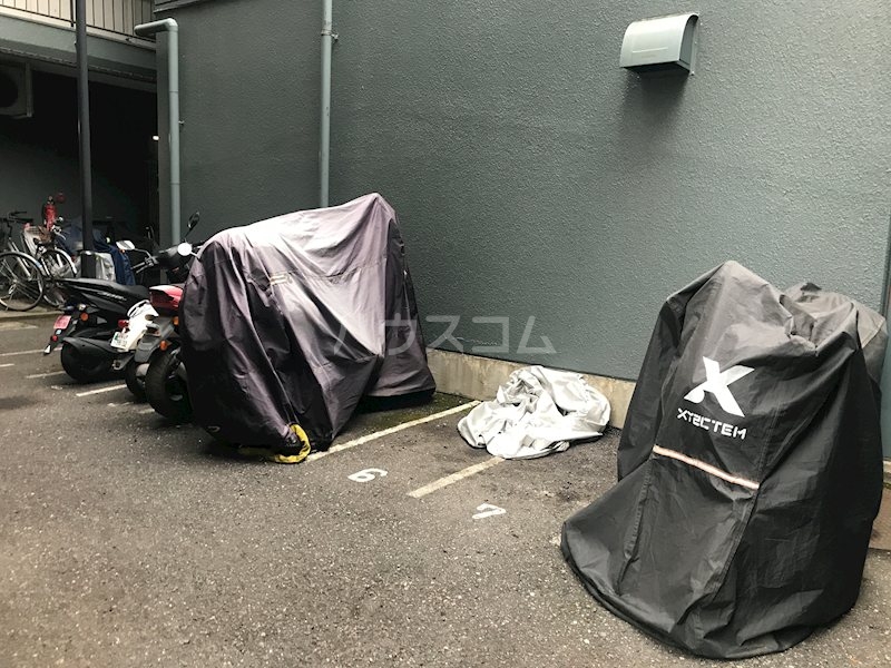 16/20 駐車場