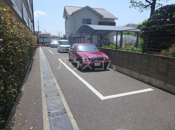17/27 駐車場