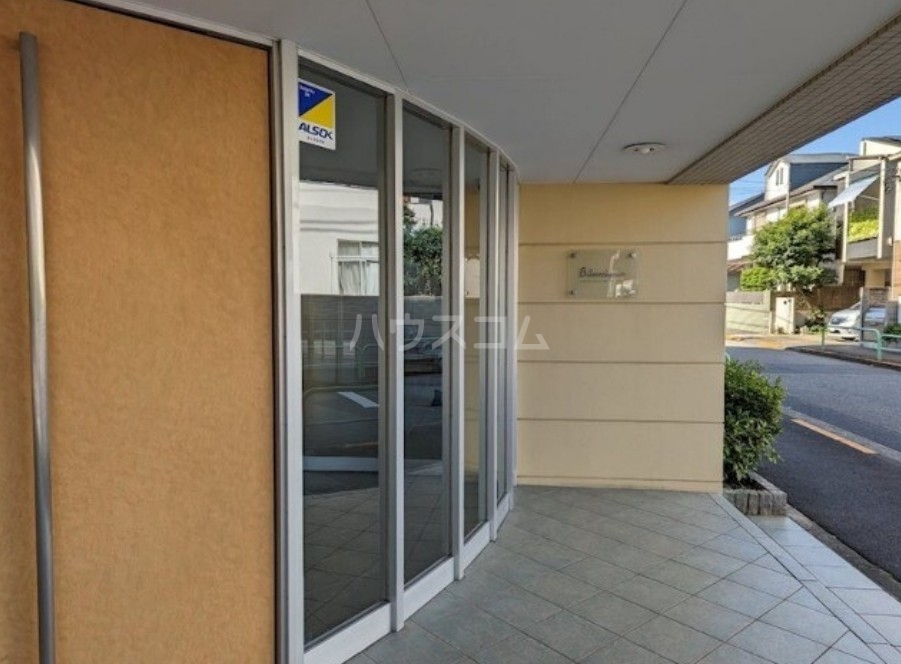 21/26 エントランス