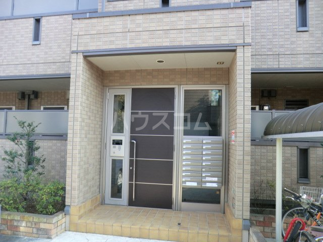 26/30 エントランス