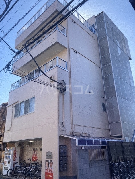 22/30 エントランス