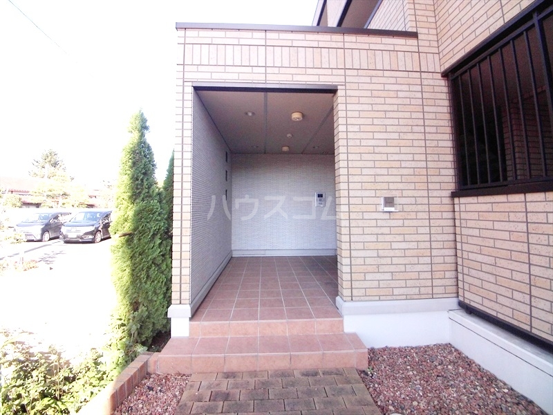 21/30 エントランス