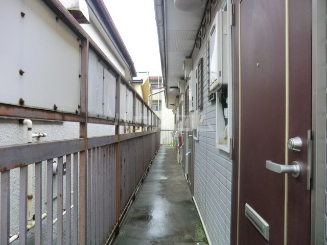28/30 エントランス