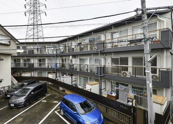 13/23 エントランス
