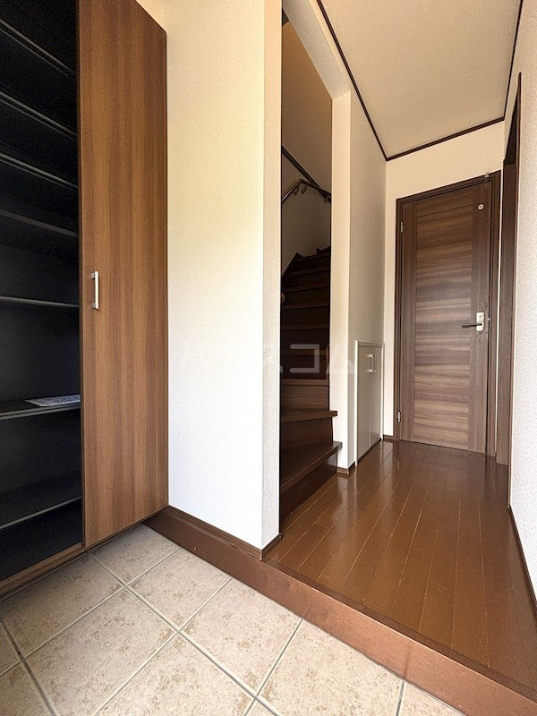 26/30 エントランス