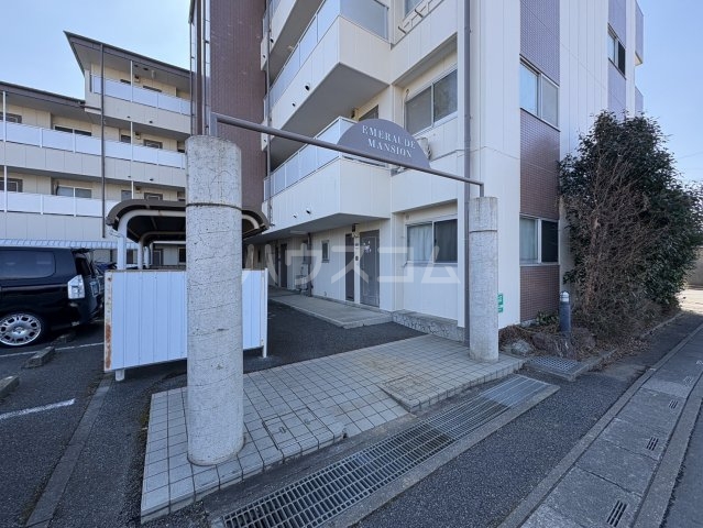 25/30 エントランス