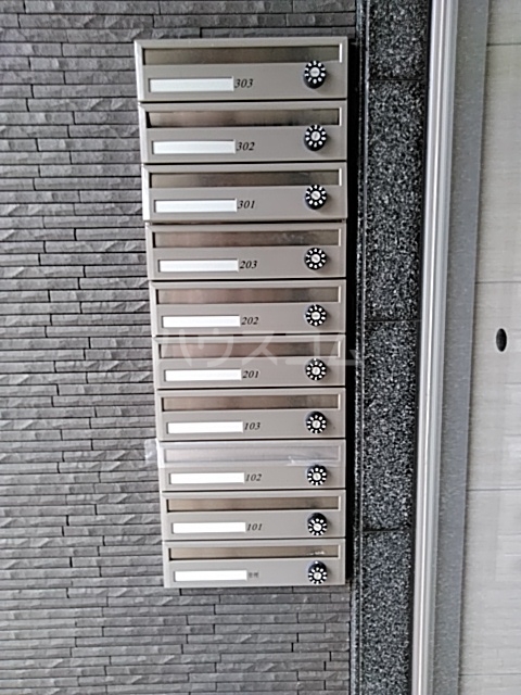 25/30 エントランス