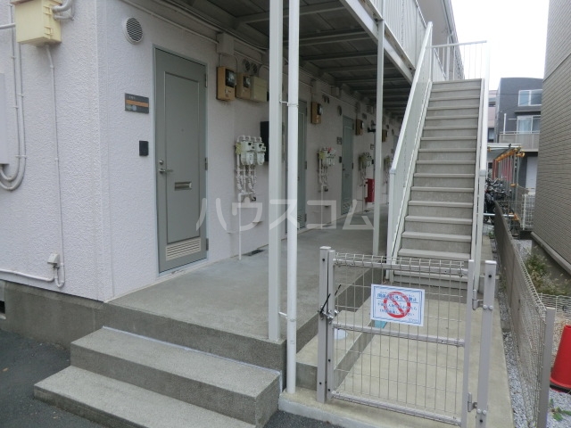 16/25 エントランス