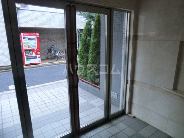 17/28 エントランス