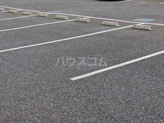 23/30 駐車場