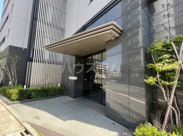 19/25 エントランス