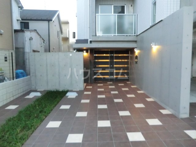 2/5 エントランス