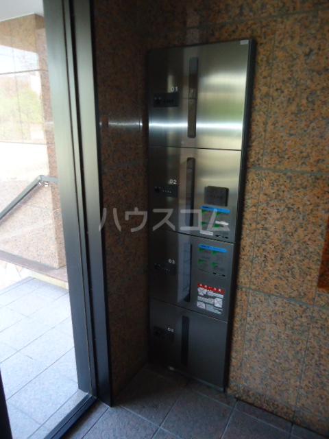 24/30 エントランス