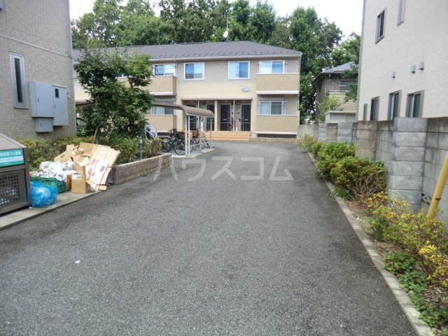 28/30 エントランス