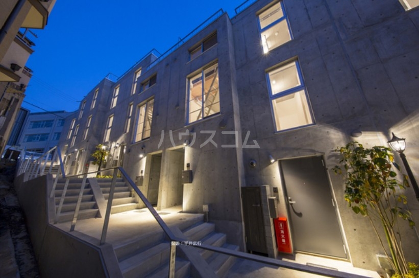 14/23 エントランス