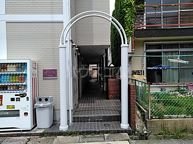 19/26 エントランス