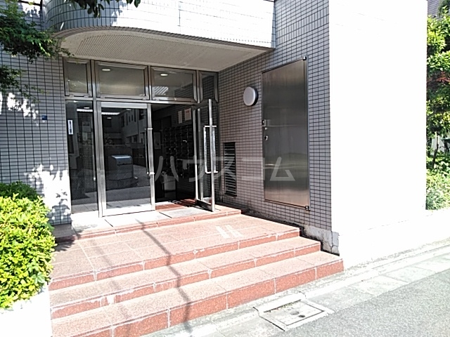 23/30 エントランス