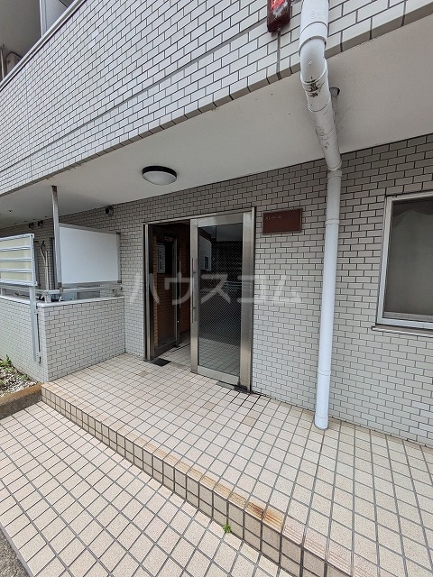 3/4 エントランス