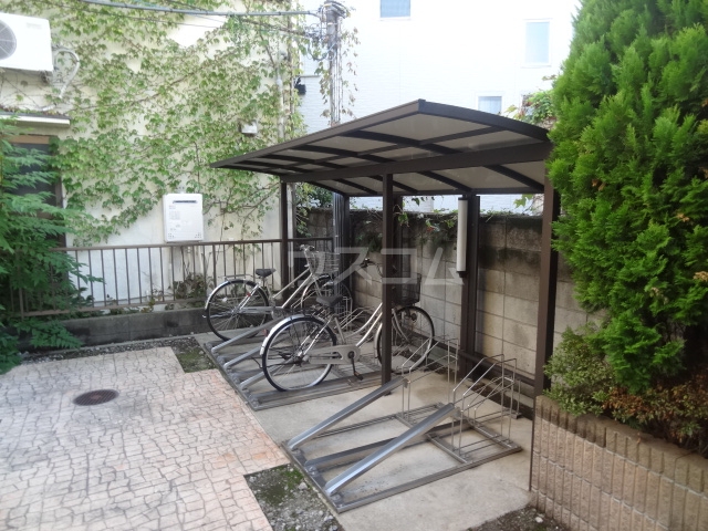 15/23 エントランス