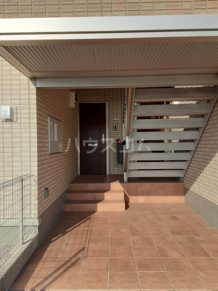 20/30 エントランス