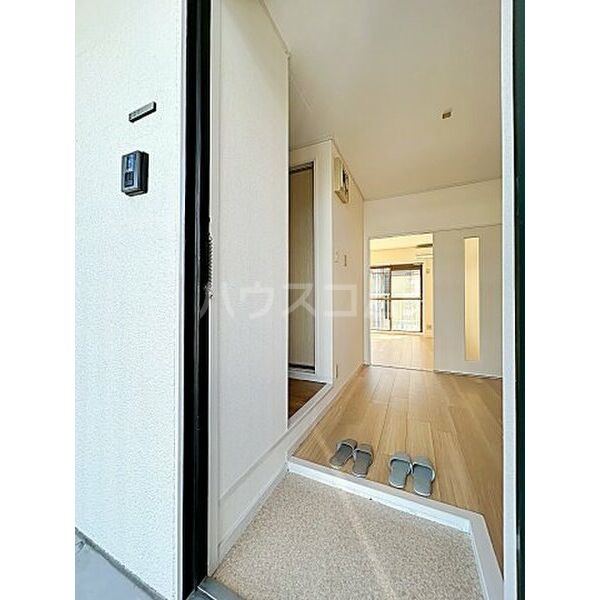 14/18 エントランス