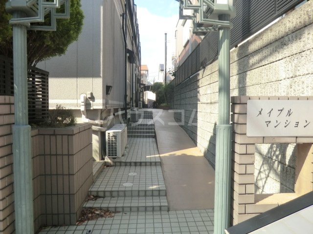 22/24 エントランス
