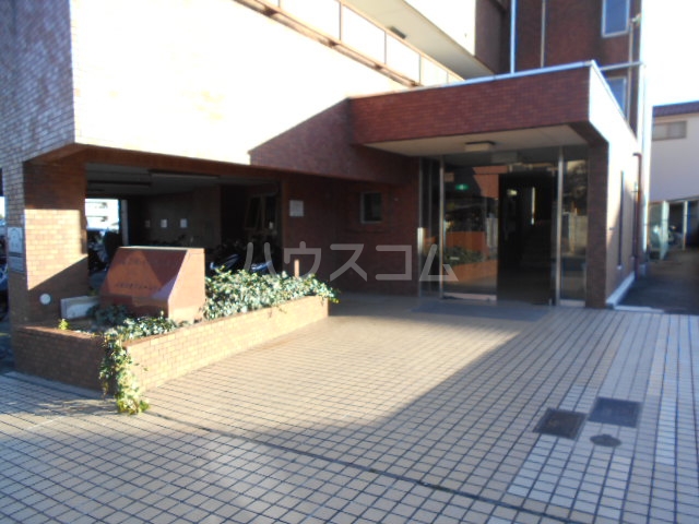 2/4 エントランス