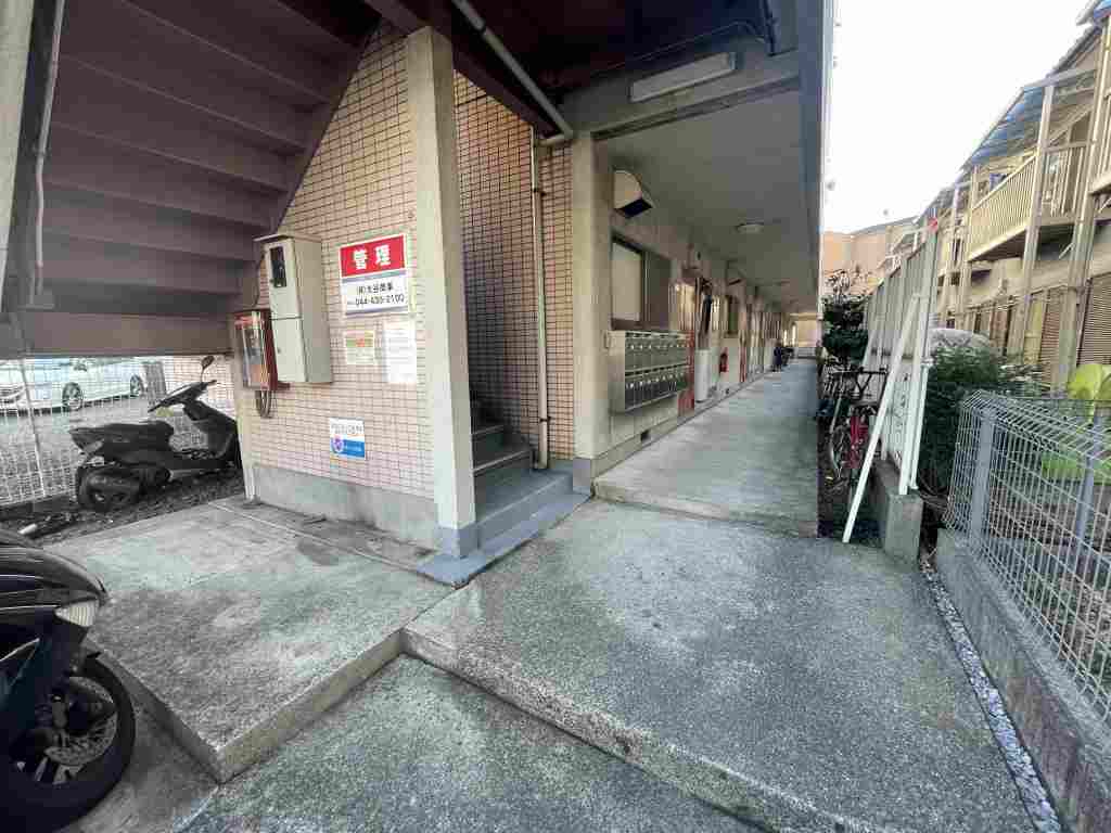 3/4 エントランス