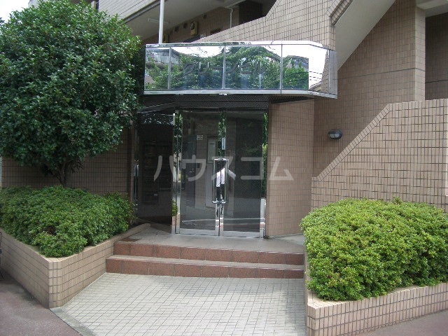 21/27 エントランス