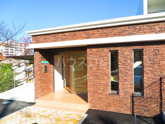 20/30 エントランス